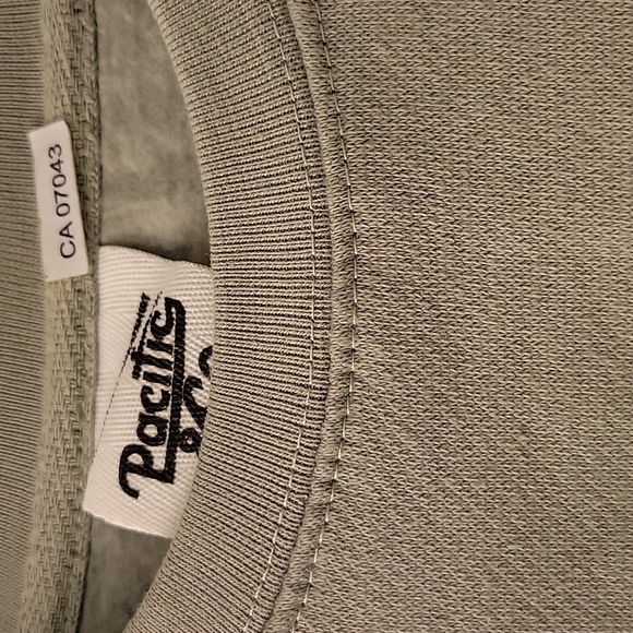 Pacific and Co long sleeve sweatshirt - Picture 3 of 5